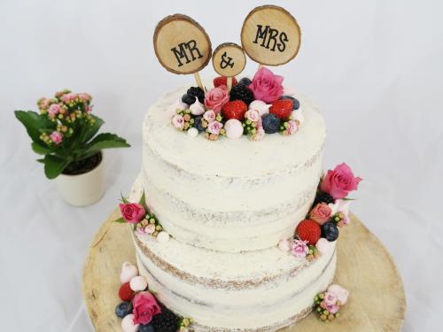 Seminaked Cake Mr & Mrs zur Hochzeit